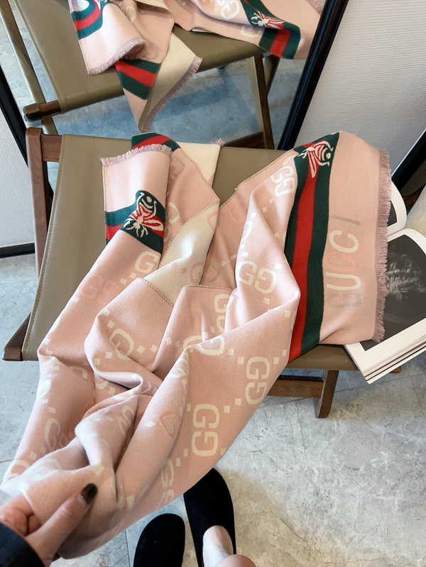 ブランドマフラー細部ディテール